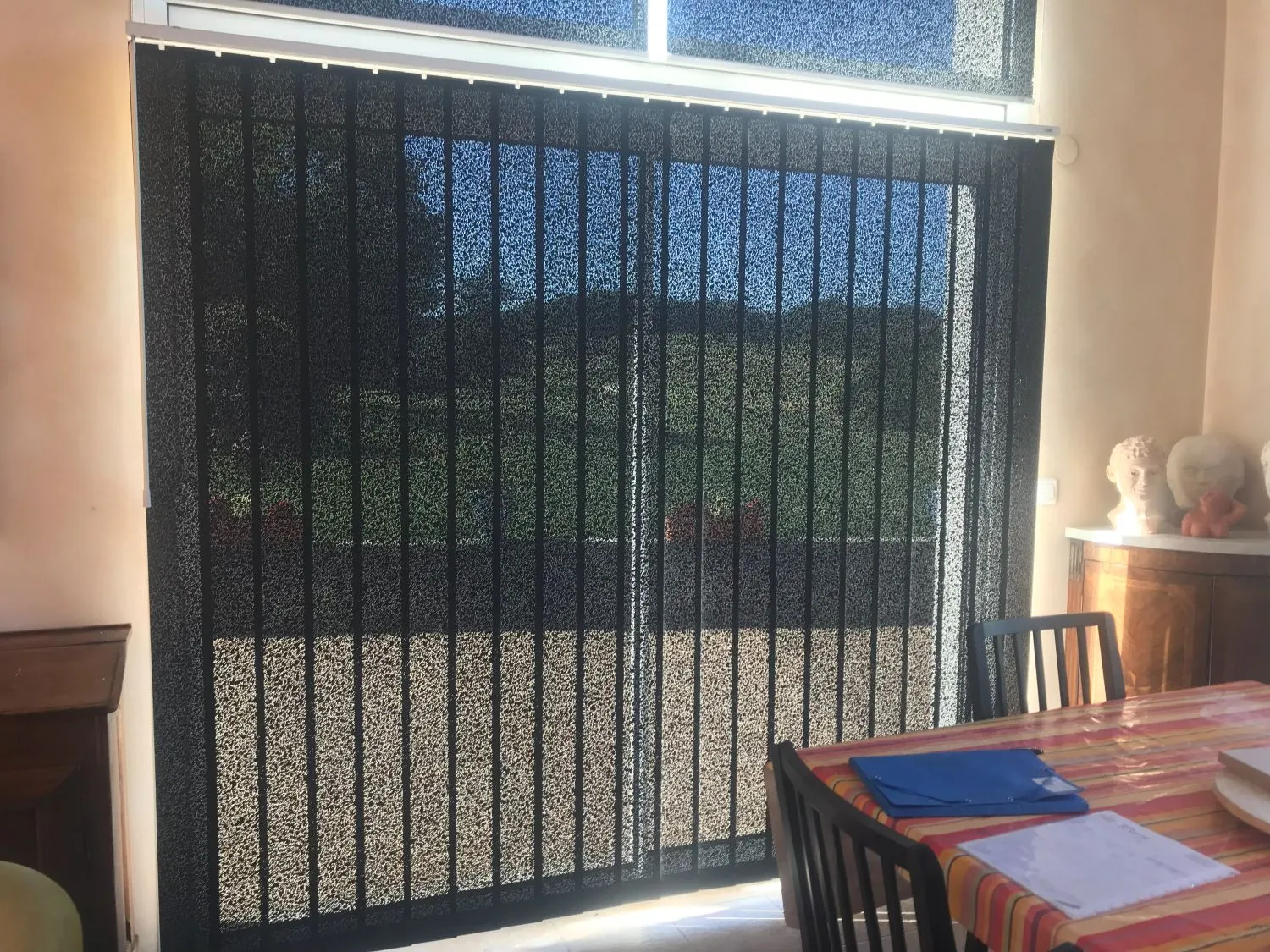 store californien lames noires pour baies vitrées