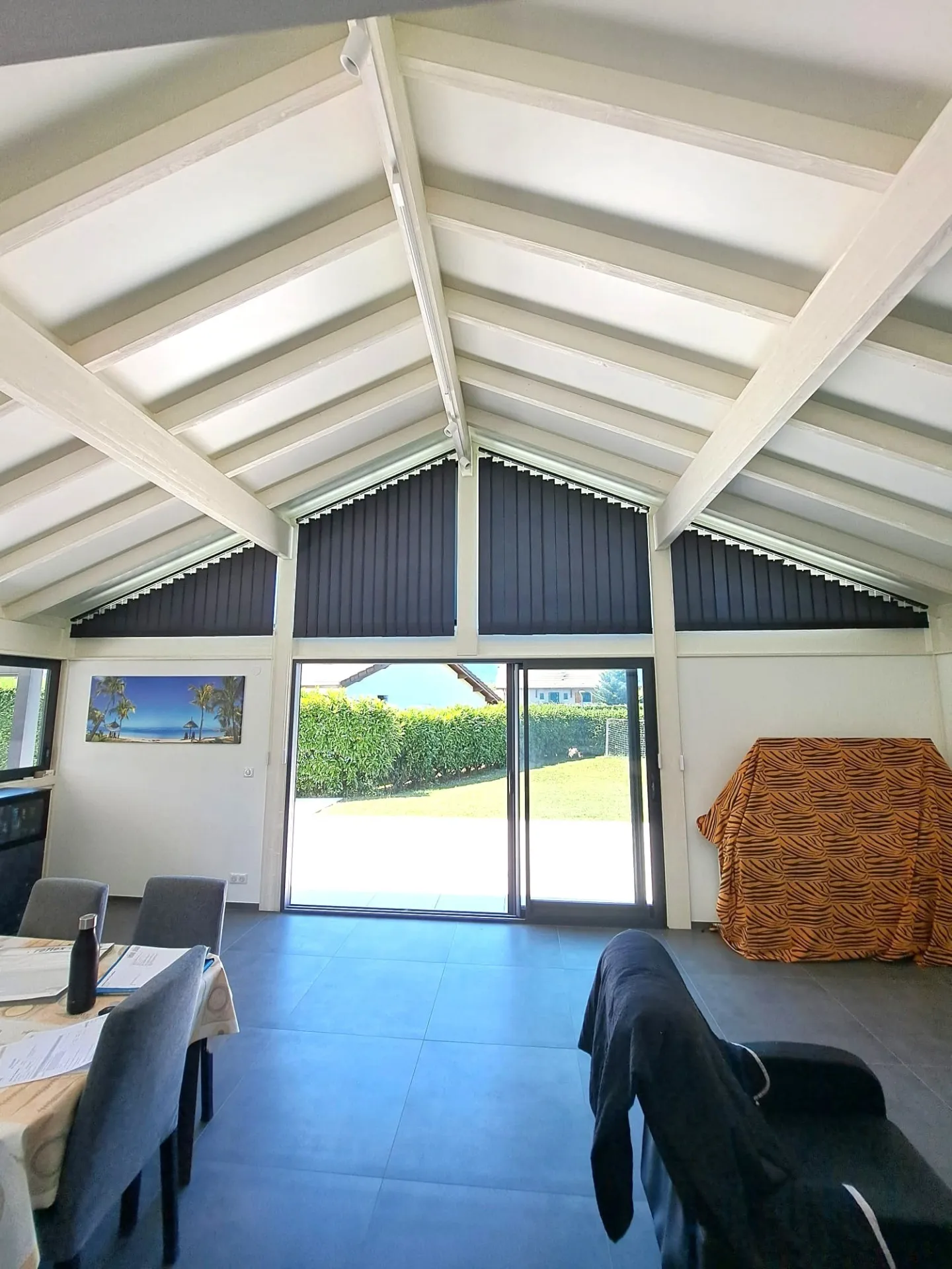 Store sur mesure pour fenêtre trapèze
