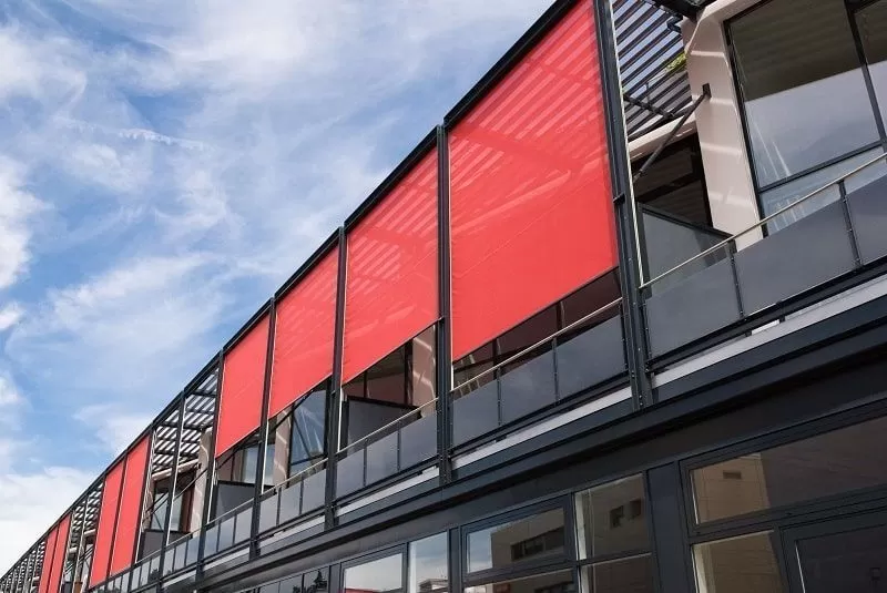 Store extérieur déroulant