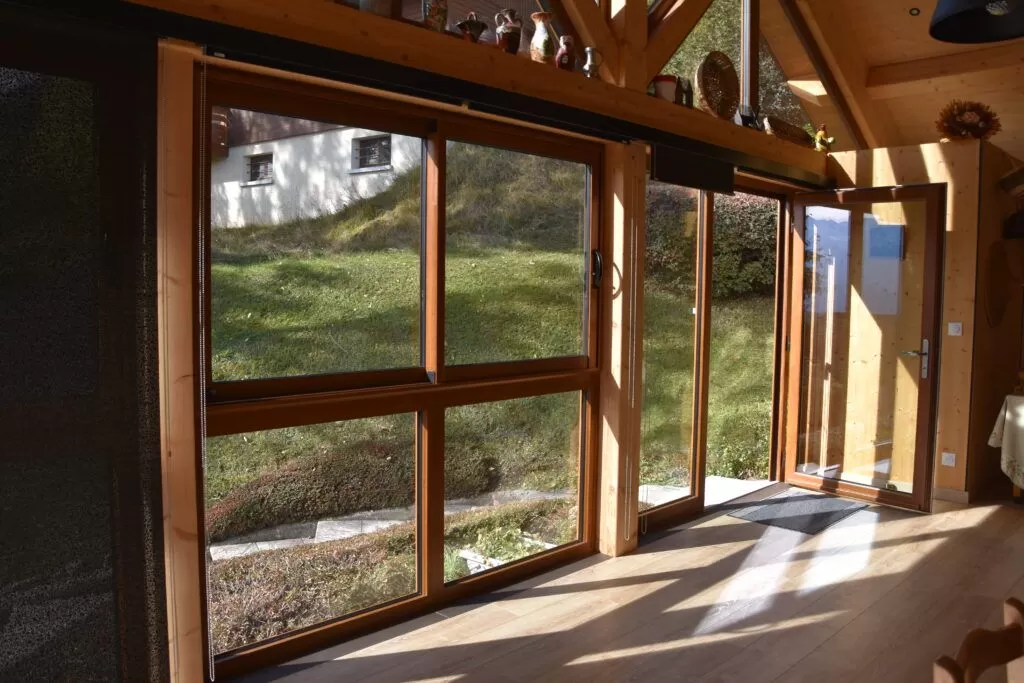 Stores intérieur anti-chaleur de chalet