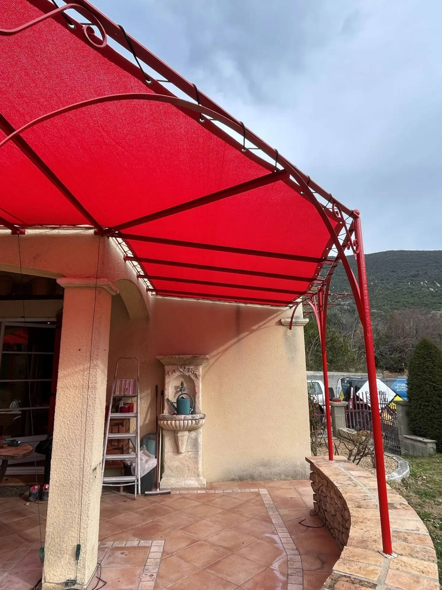 Toile de pergola aérée rouge