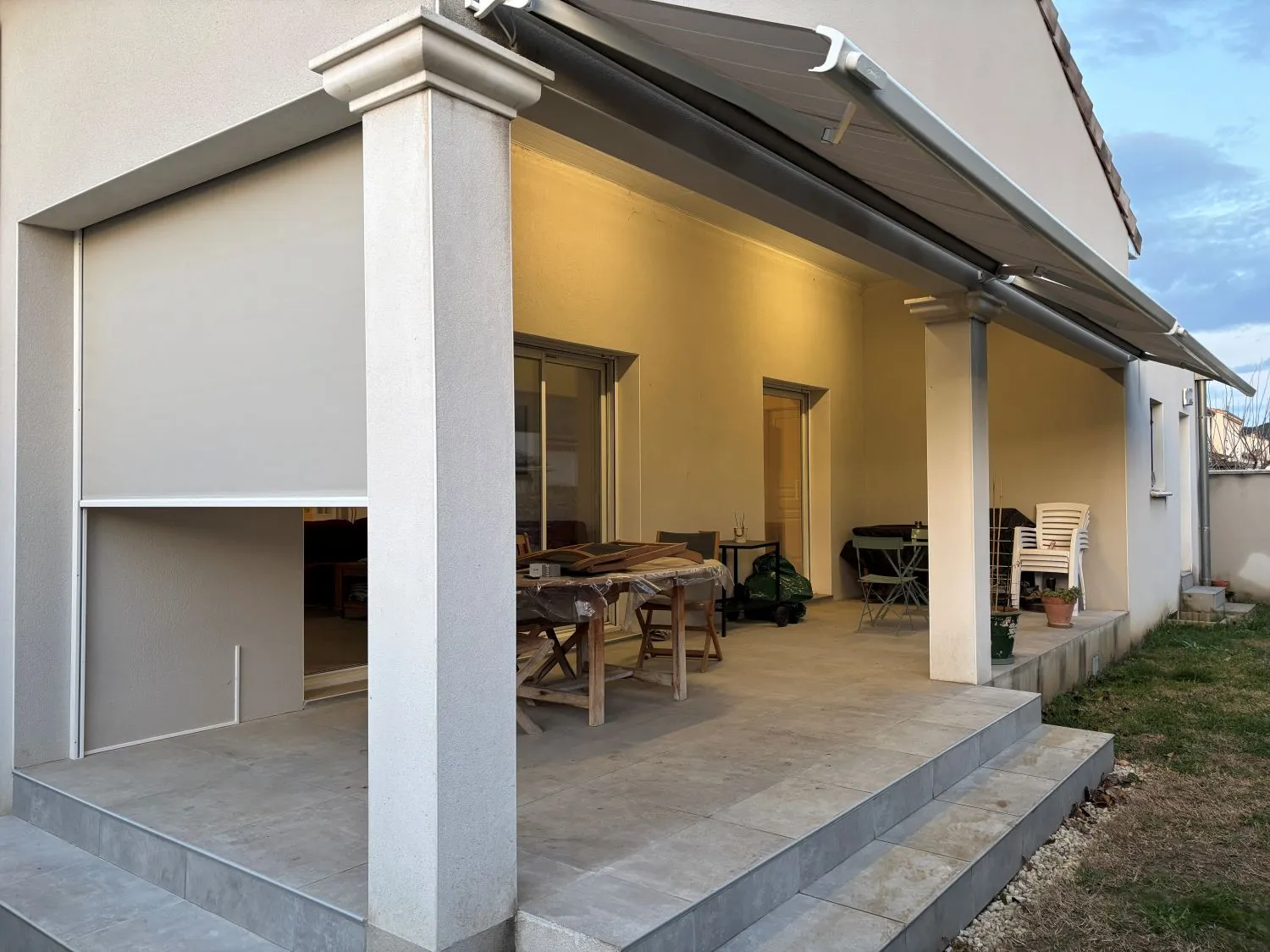 Store extérieur brise vent