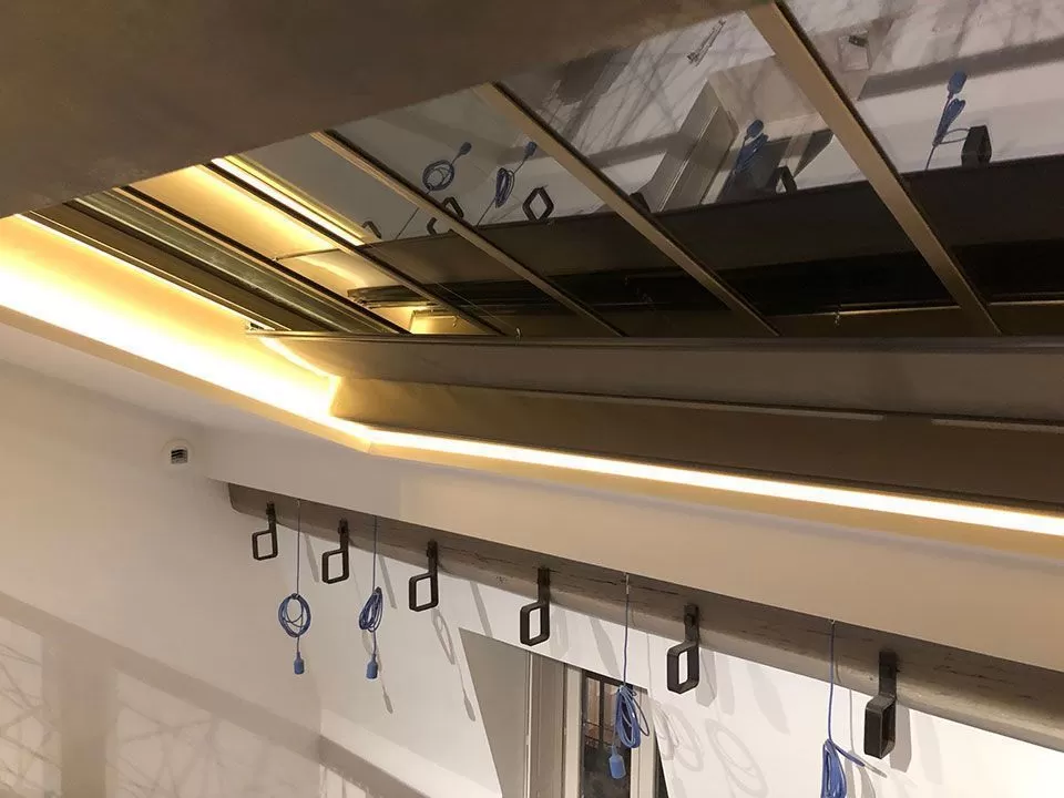 Puit de lumière avec store ouvert