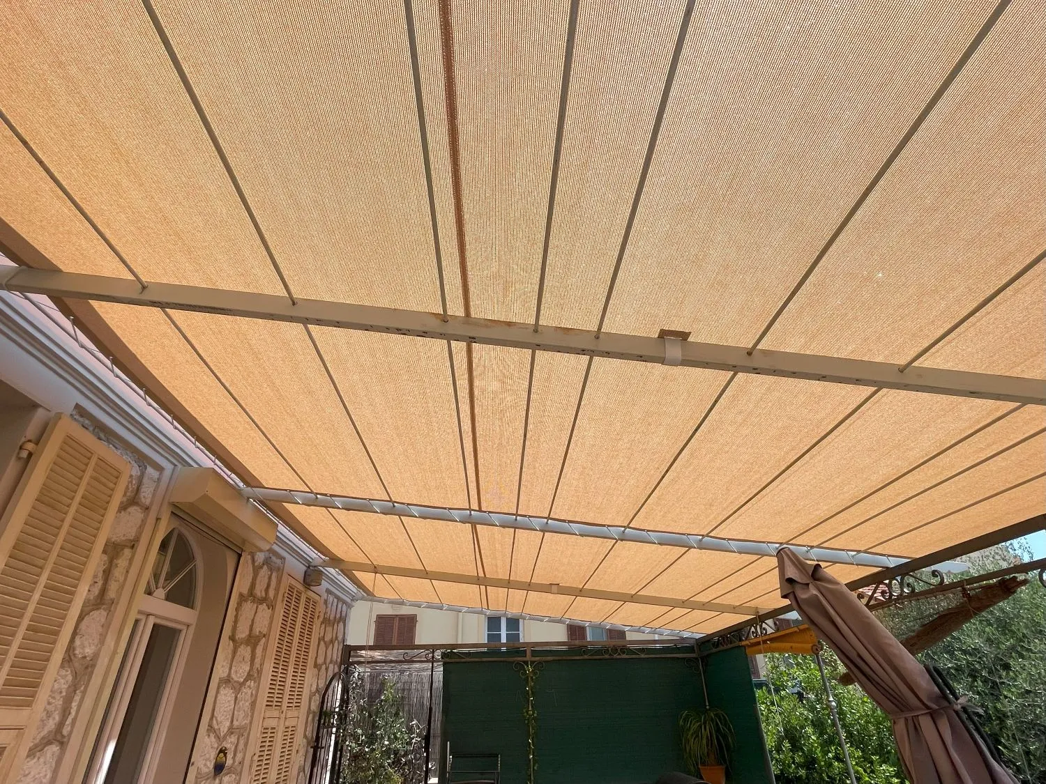 Toile tendue balcon