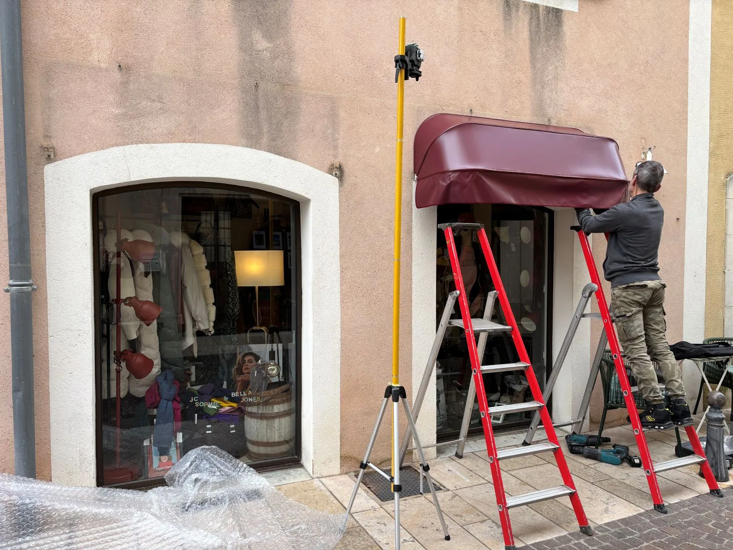 Installation store devanture magasin Drôme