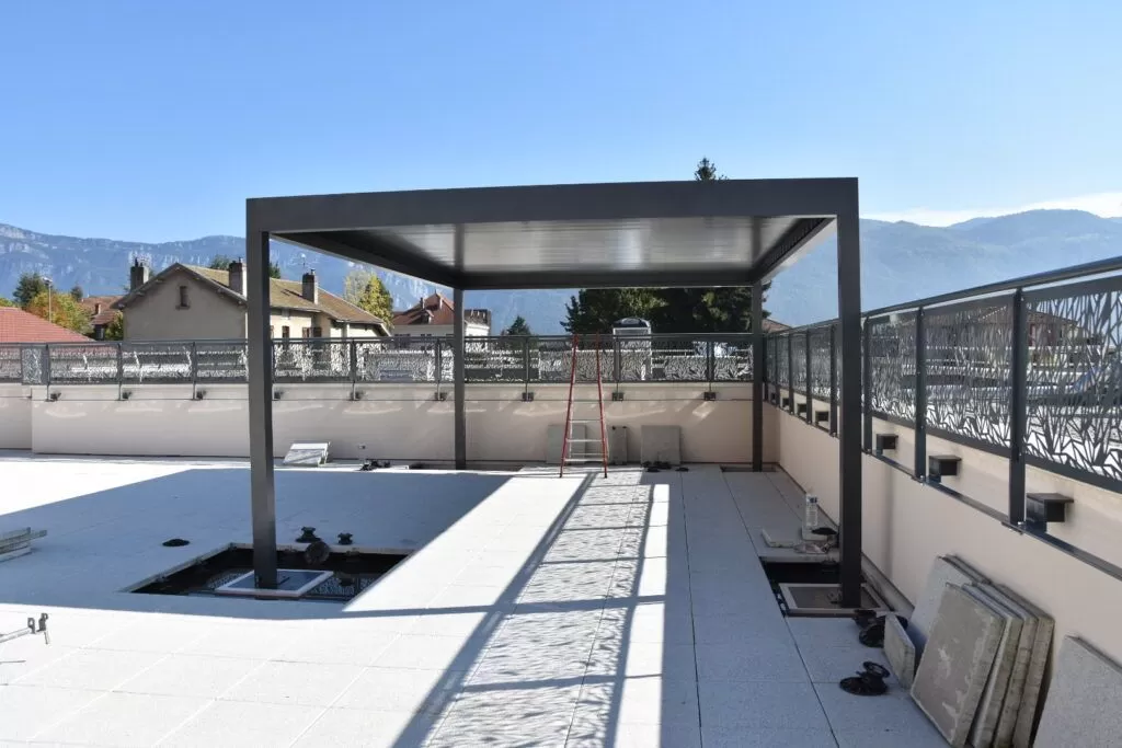 Pergola bioclimatique en ehpad
