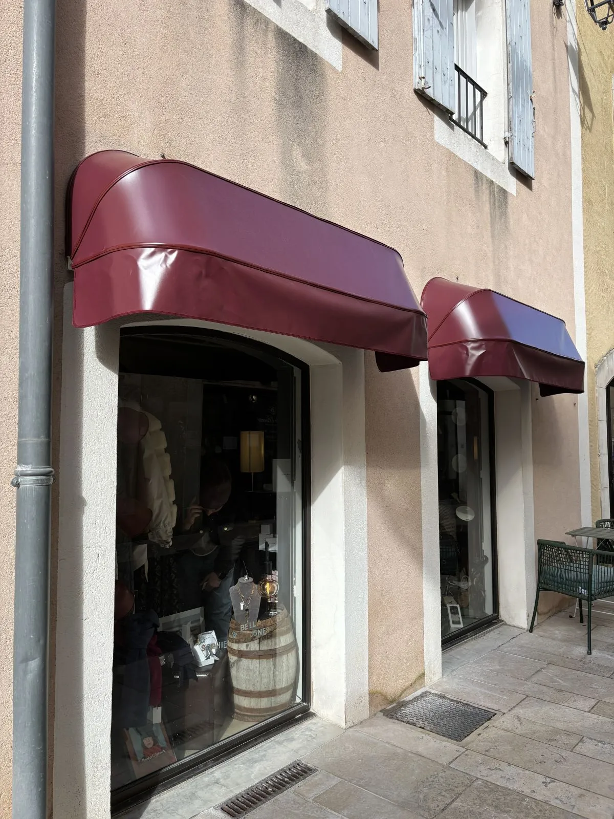 Store corbeille sur mesure en PVC pour commerce