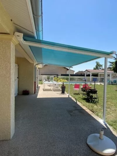 Pergola avec toile colorée département 38