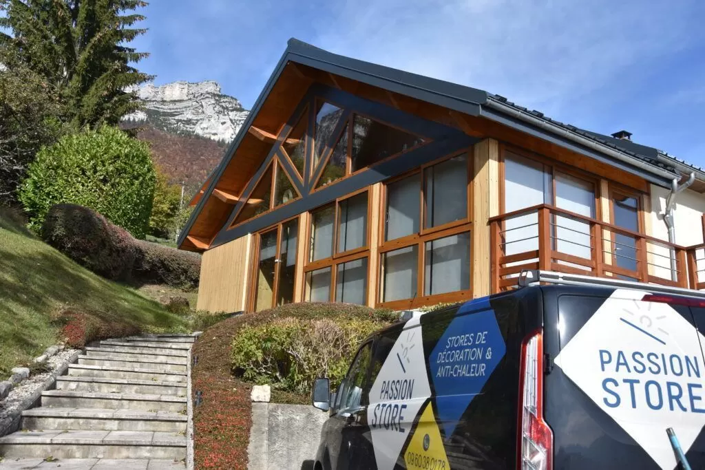 Stores intérieur anti-chaleur de chalet