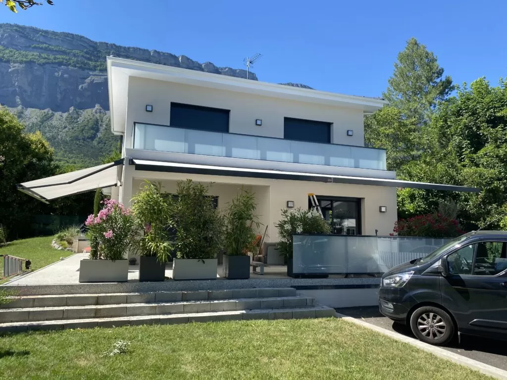 Store banne extérieur