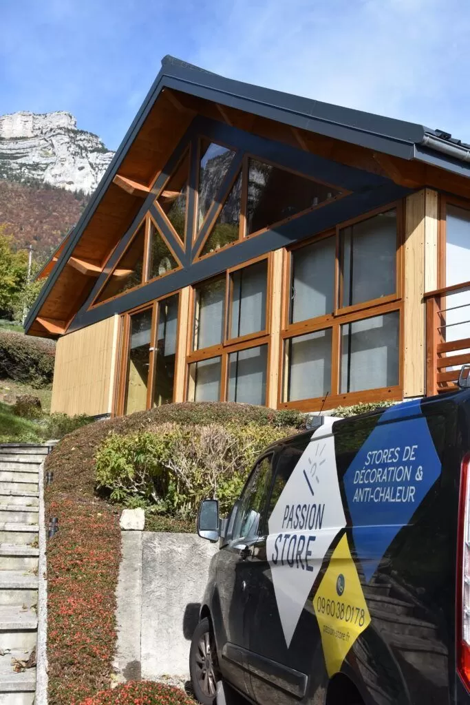 Stores intérieur anti-chaleur de chalet