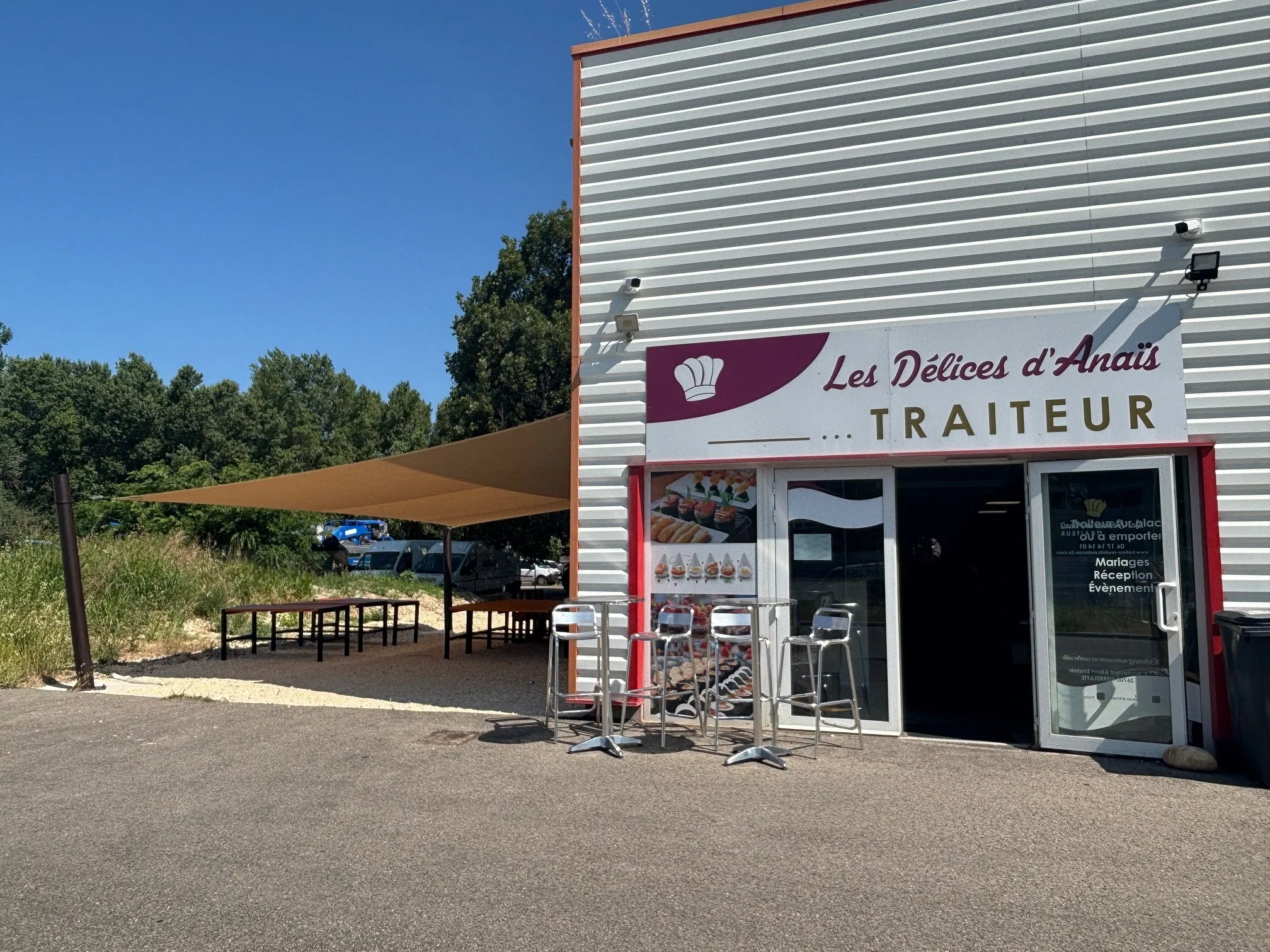 Voile d'ombrage pour restaurant à Pierrelatte