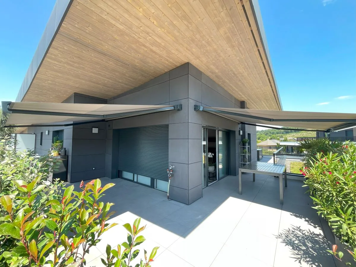 Store banne coffre appartement Savoie