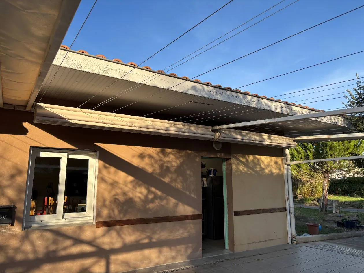 Store velum pour terrasse extérieure