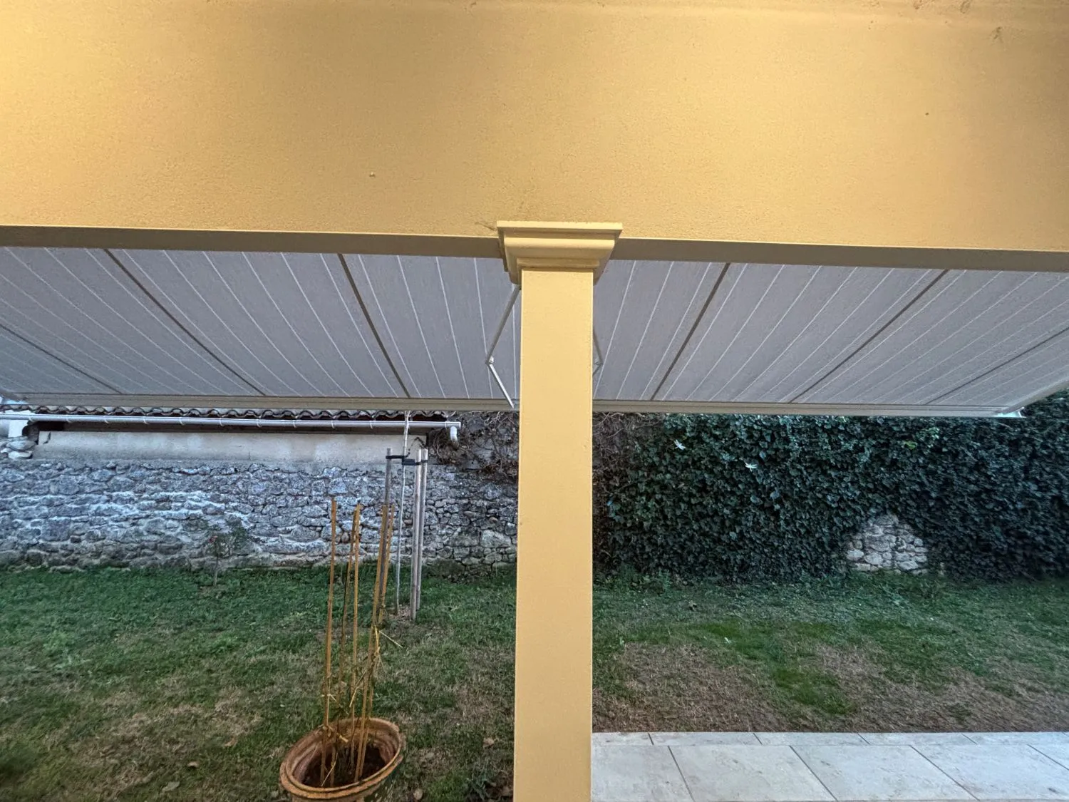 Store banne terrasse